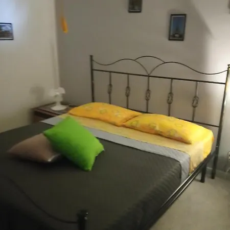 Cleopatra Bed & Breakfast *